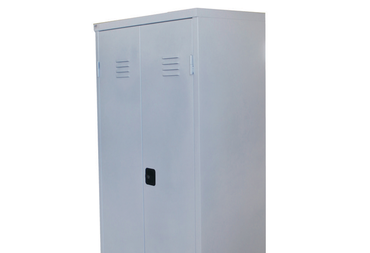 Ζουμ στο εσωτερικό της ντουλάπας